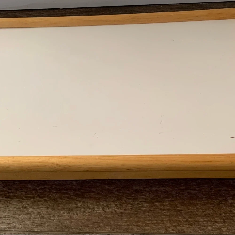 Foldable serving tray